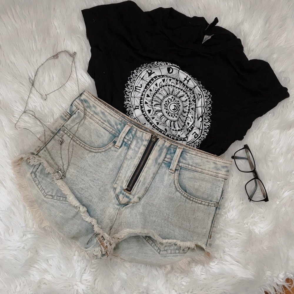 High-Rise Festival Jean Shorts // Acid Wash